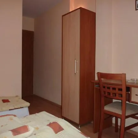 Arka Han/Misafirhane Łódź