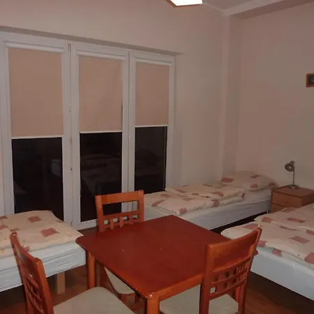 Han/Misafirhane Arka Łódź