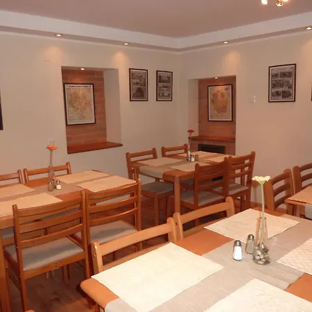 Han/Misafirhane Arka Łódź