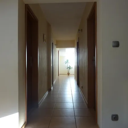 Han/Misafirhane Arka *